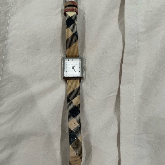 Burberry Plaid Pattern Wristwatch with Square Face - Picture 1 of 1